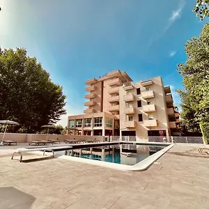 Отель St Gregory Park